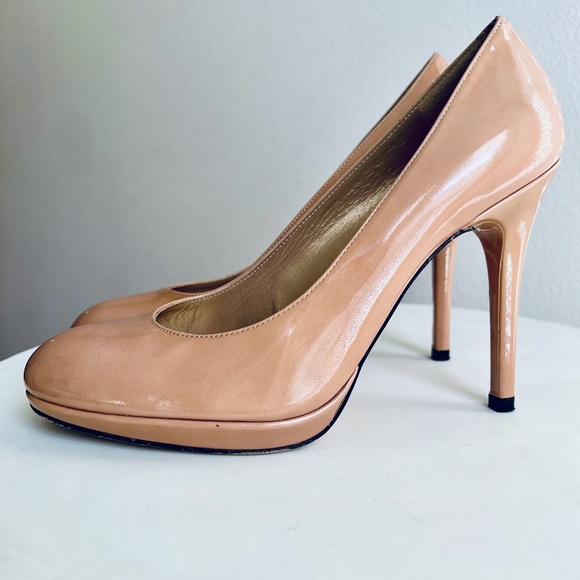 Stuart Weitzman Nude Patent Pumps - Picture 2 of 12